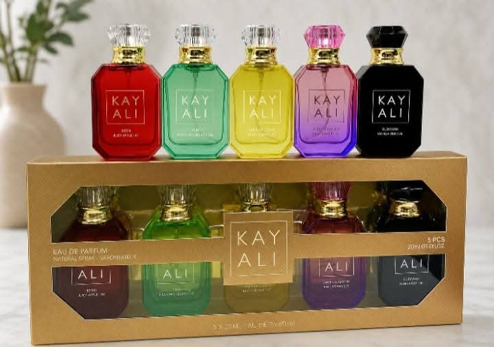 Kayali (Oudgasm Smoky Oud/Fleur Majesty/Lemon Sugar/Sweet Banana/Juicy Apple) Set (5 x 30ml)